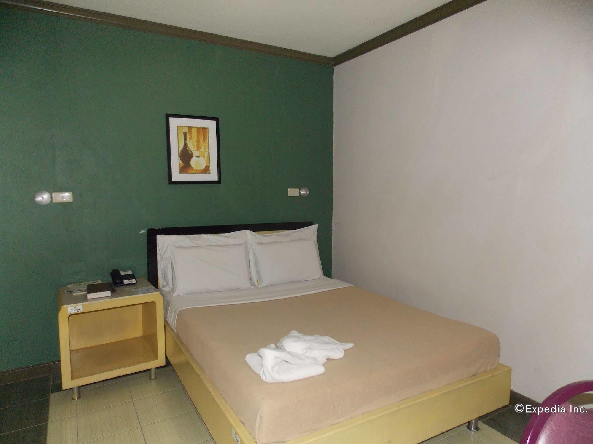 Riverside Inn Babuy Exterior foto